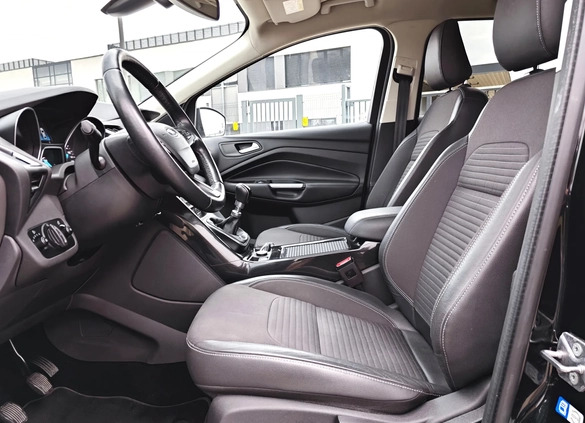 Ford Kuga cena 67900 przebieg: 119000, rok produkcji 2018 z Bochnia małe 497